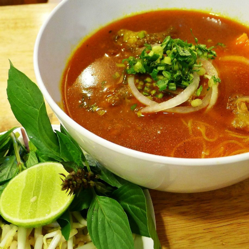 Beef in Rice Vermicelli Soup (Spicy)